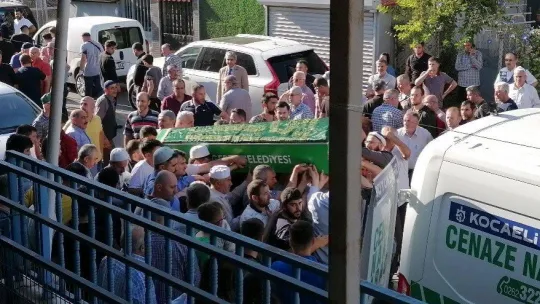 Kayalıklardan düşerek ölen genç son yolculuğuna uğurlandı