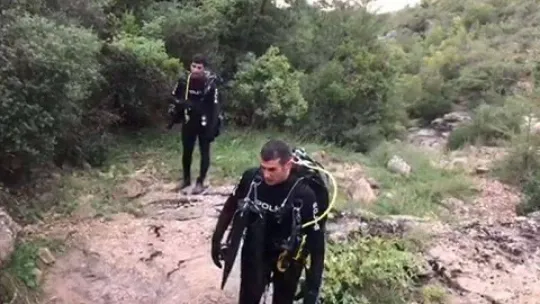 Kayalıklardan düşerek ölen genç son yolculuğuna uğurlandı