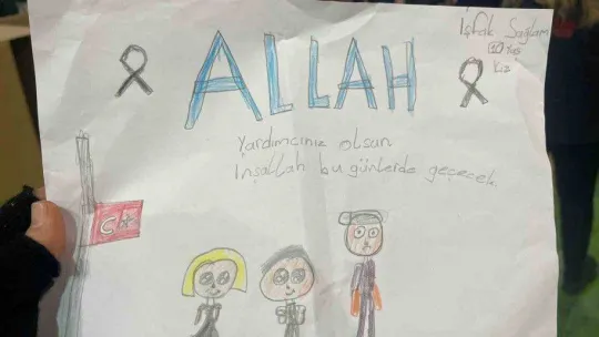 Kaybettiği evladı için aldığı kıyafetleri depremzedelere gönderdi