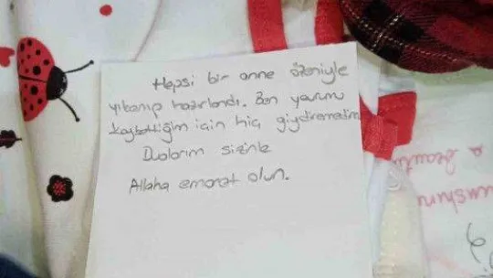 Kaybettiği evladı için aldığı kıyafetleri depremzedelere gönderdi