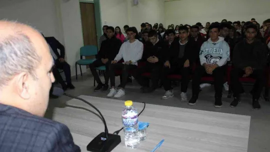 Kaymakam Ünal, Kariyer Günlerine katıldı