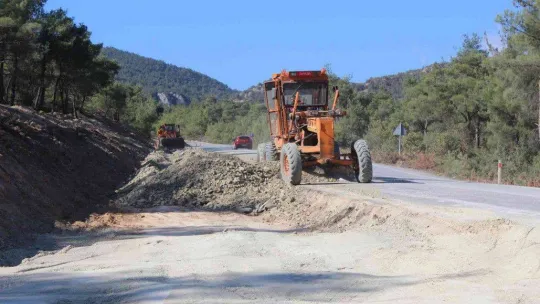 Kaymakam Ünal yol çalışmalarını yerinde inceledi