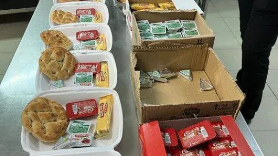 Kayseri Büyükşehir'den deprem bölgesine 3 kamyon ve 20 yardım tırı