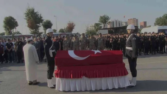 Kaza kurşunuyla ölen polisin cenazesi memleketi Samsun'a uğurlandı