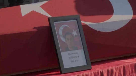 Kaza kurşunuyla ölen polisin cenazesi memleketi Samsun'a uğurlandı