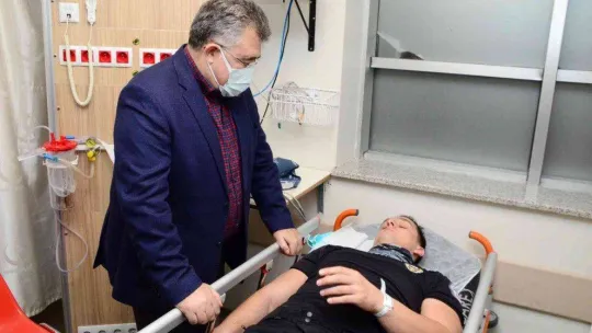 Kaza yapan yunus timini emniyet müdürü yalnız bırakmadı