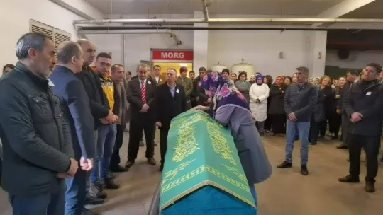 Kazada hayatını kaybeden ambulans şoförüne gözyaşlarıyla veda