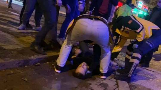 Kazanın ardından tekmeli yumruklu kavga kamerada