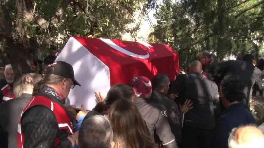 Kazım Karabekir'in torunu Ferhan Ayasbeyoğlu toprağa verildi