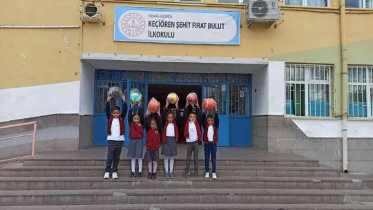 Keçiören'de atık pil toplayan okullara hediyeleri verildi