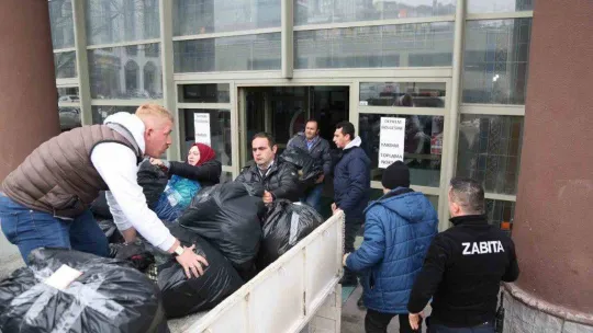 Keçiören'den 2 tır ve 3 kamyon deprem bölgesine yola çıktı