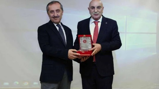 Keçiörenli gençlere Mehmet Akif Ersoy anlatıldı