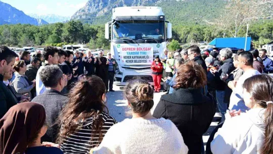 Kemer'den iki yardım tırı daha yola çıktı