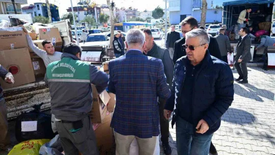 Kemer'den iki yardım tırı daha yola çıktı