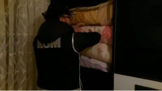 Kendisini gurbetçi olarak tanıtan kalpazan sahte dövizleri Türk lirasına çevirirken yakalandı