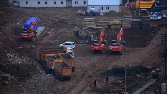 Kentsel dönüşüm için kazılan alandan tarihi mezar çıktı