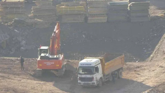 Kentsel dönüşüm için kazılan alandan tarihi mezar çıktı