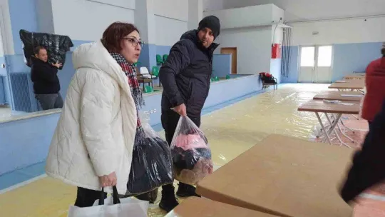 Keşanlılar deprem bölgesine yardım için seferber oldu