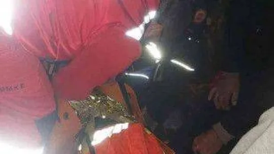 Kestane toplamaya gitti, uçuruma yuvarlanarak yaralandı