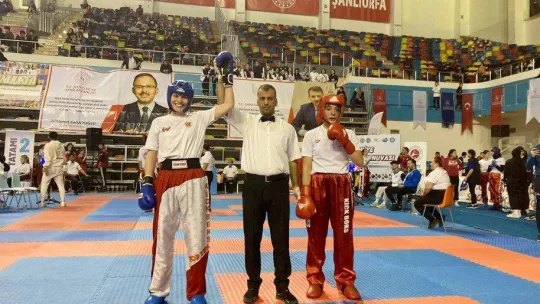 Kick boks turnuvasına Sakarya Büyükşehirli sporcular damga vurdu