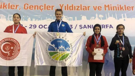 Kick boks turnuvasına Sakarya Büyükşehirli sporcular damga vurdu