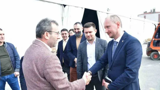 Kırım Tatar Türklerinden deprem bölgesine yardım tırı