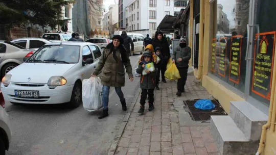 Kırklareli'de depremzedelere gönül köprüsü