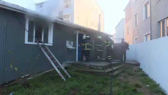 Kırklareli'de katil zanlısının evi yandı