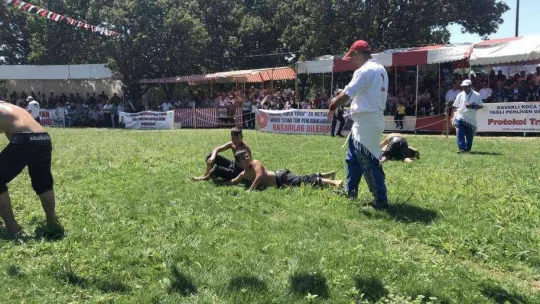 Kırklareli'nde 9. Koca Yusuf Yağlı Pehlivan Güreşleri başladı
