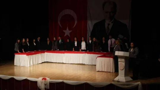 Kırklareli'nde aday öğretmenler yemin etti