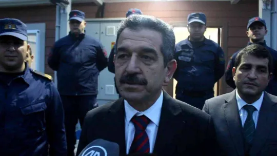 Kırklareli'nde ağlara takılan balıkçı teknesi karaya sürüklendi