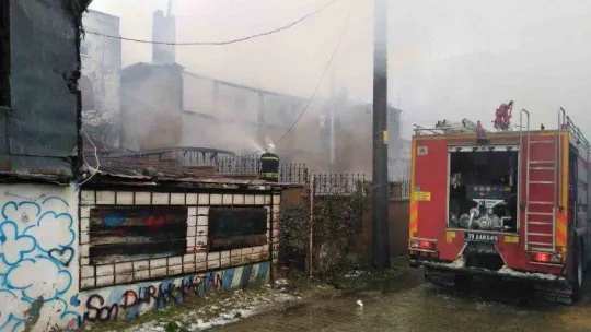 Kırklareli'nde ev çıkan yangında küle döndü