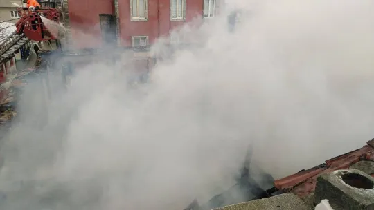 Kırklareli'nde ev çıkan yangında küle döndü