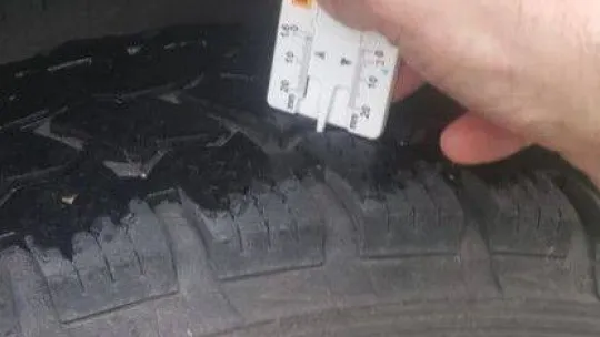 Kırklareli'nde kış lastiği uygulamasında 75 araca cezai işlem uygulandı