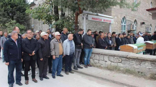 Kırklareli'nde ormanlık alanda ölü bulunan iki arkadaş toprağa verildi