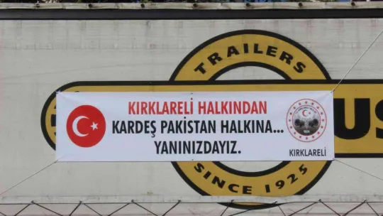 Kırklareli'nde Pakistan'a yardım tırı dualarla yola çıktı