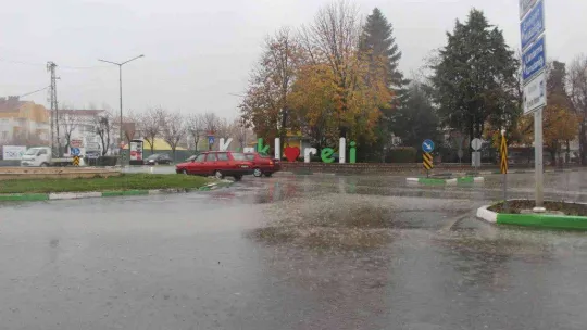 Kırklareli'nde sağanak yağış etkili oluyor