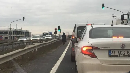 Kırmızı ışıkları mesken tuttular: Duyguları istismar ediyorlar