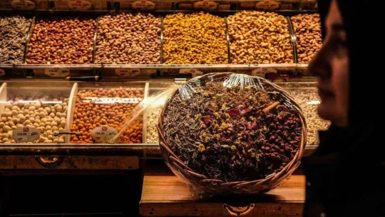 Kış çayına talep arttı, kilosu 300 lira