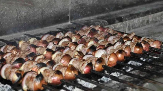 Kış mevsiminin vitamin deposu soğan kebabı