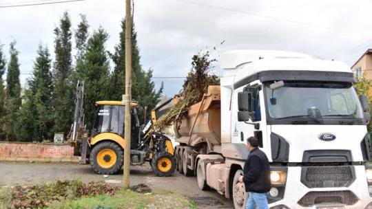 Kış turizmi destinasyonunda 'moloz' temizliği
