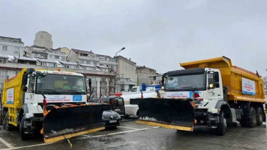 Kışla mücadele çalışmalarında Esenyurt'ta 740 personel görevlendirildi