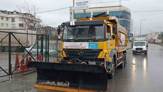 Kışla mücadele çalışmalarında Esenyurt'ta 740 personel görevlendirildi