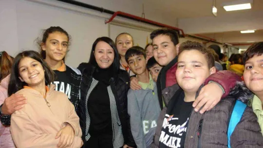 Kitap fuarına öğrencilerden yoğun ilgi