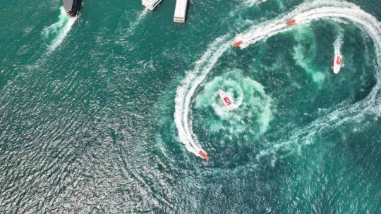 Kıyı Emniyeti'nden Boğaz'da saygı seyri