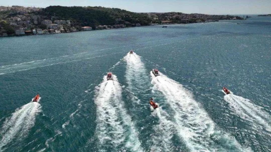 Kıyı Emniyeti'nden Boğaz'da saygı seyri