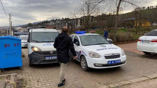 Kız arkadaşına kiralık araçta dehşeti yaşattı