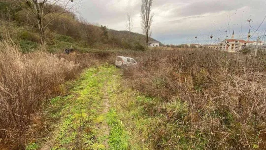 Kız arkadaşına kiralık araçta dehşeti yaşattı