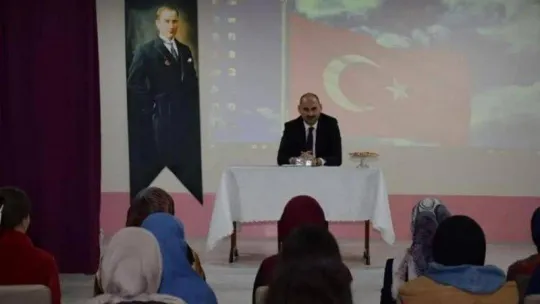 Kız yurdunda bulunan öğrenciler ile program yapıldı