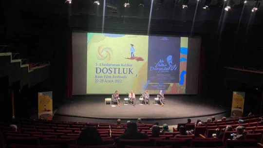 Kızılay Dostluk Kısa Film Festivali 'Neşet Ertaş' belgeseli ile açıldı